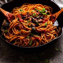 Spaghetti alla Puttanesca ready to be served