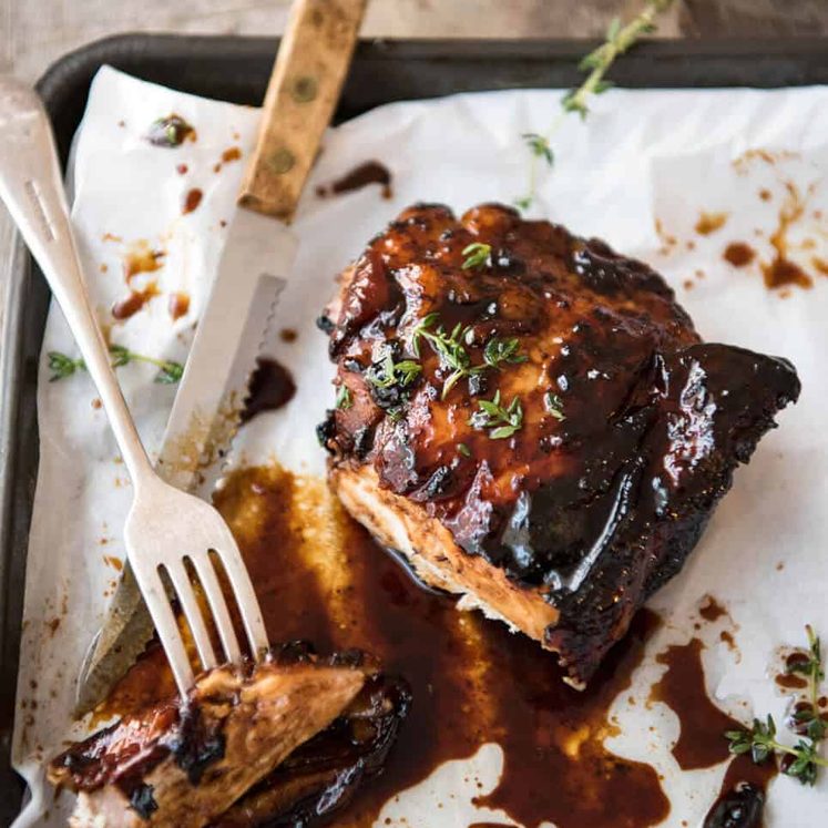 Balsamic vinegar, soy sauce, honey, sugar and garlic is all you need to make this super easy and fast Baked Balsamic Chicken! No marinating required. www.recipetineats.com