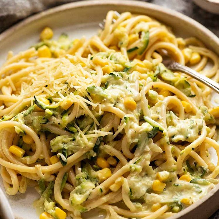 Plate with spaghetti with Creamy Zucchini Pasta Sauce (Courgette)