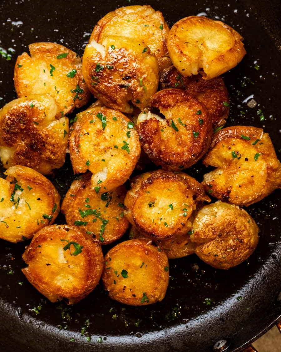 Crispy smashed roast potatoes