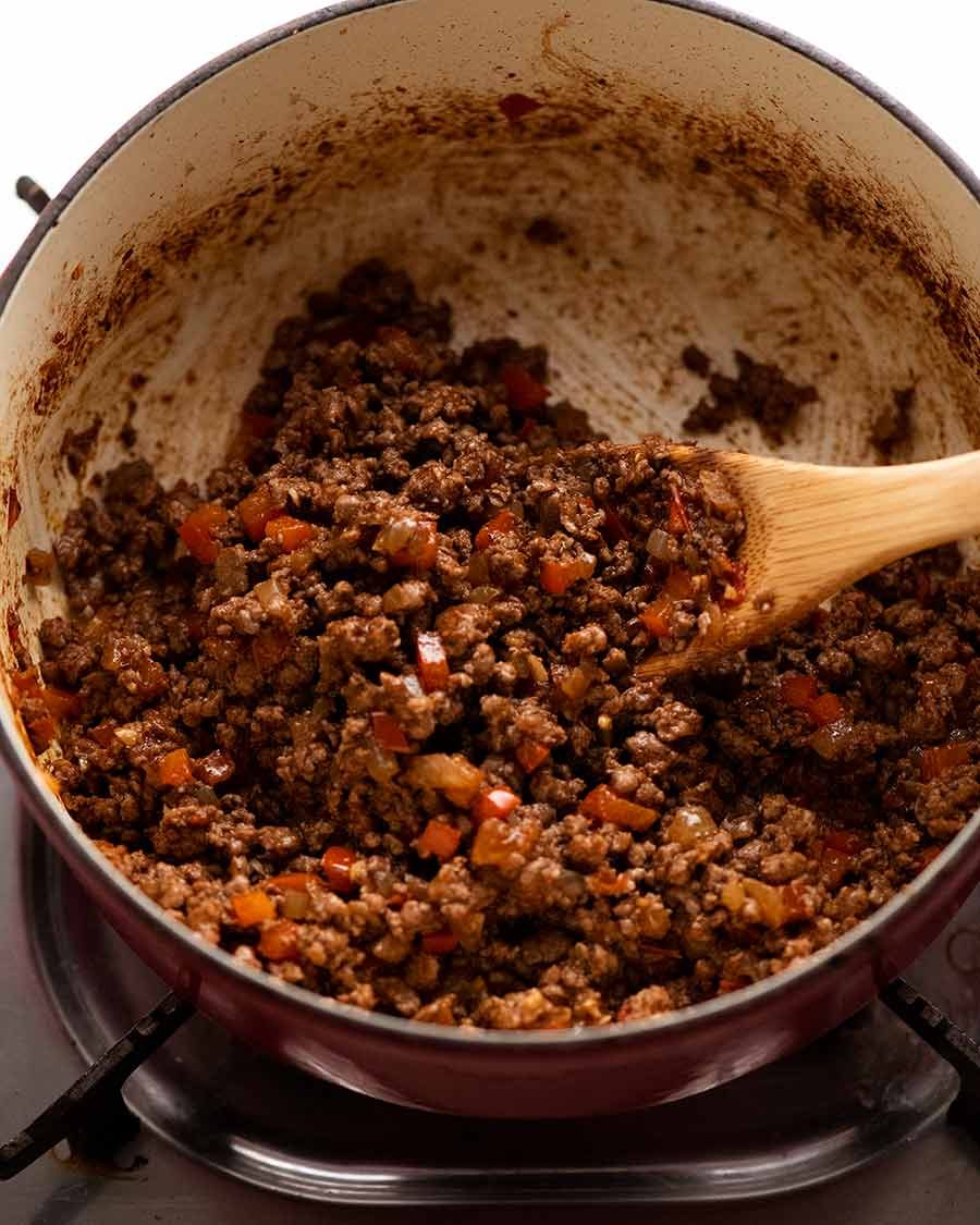 Pide lamb topping in a pot