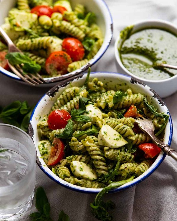 Pesto pasta salad post thumbnail image