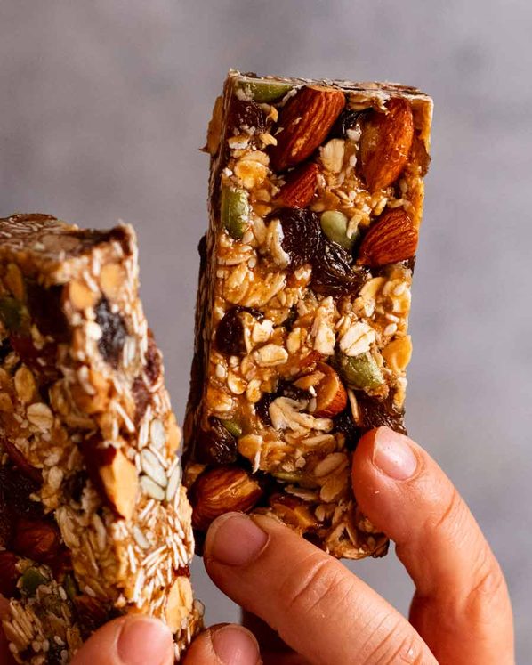 Chewy muesli bars (granola bars) post thumbnail image