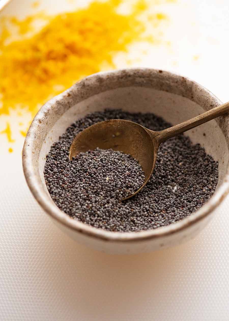 bitter-leaf-and-orange-salad-with-orange-poppyseed-dressing_6 Poppyseeds