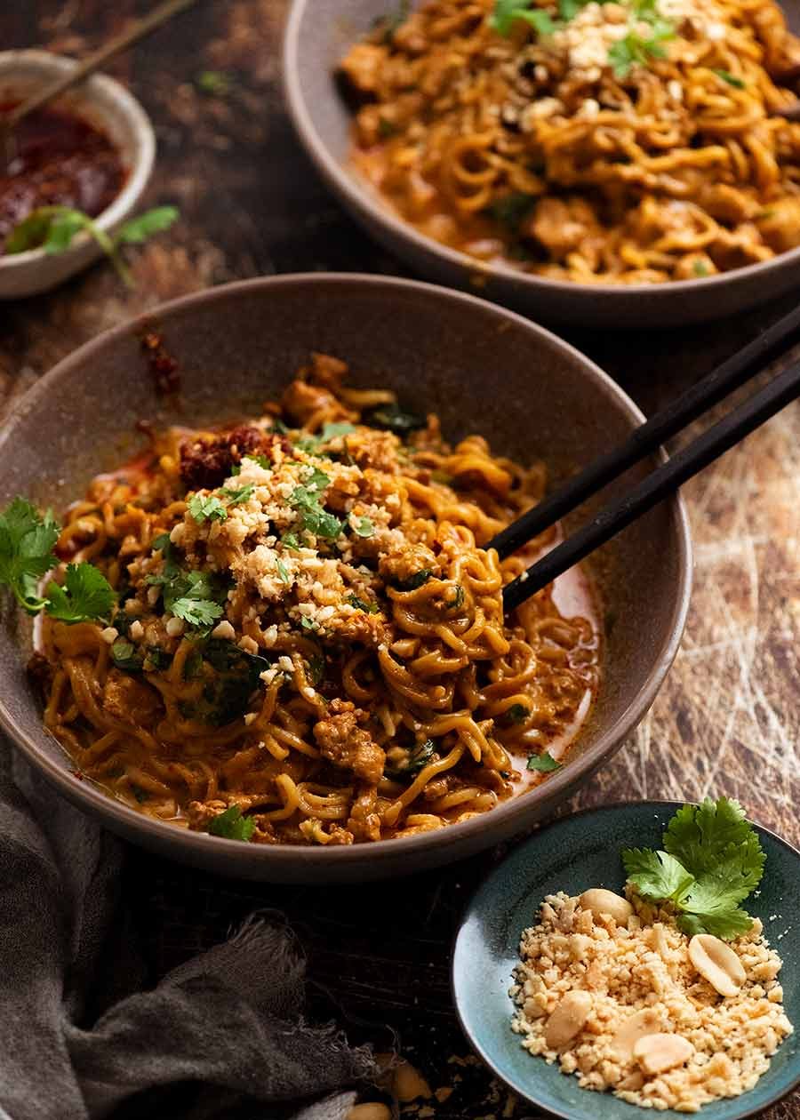 12-minute-thai-chicken-noodles_2 Thai Chicken Peanut Noodles in a bowl, ready to be eaten