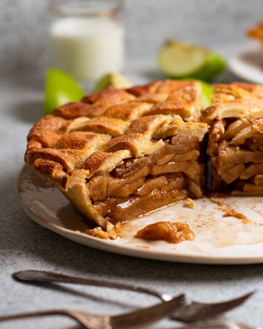 apple-pie_0 Close up slice of apple pie