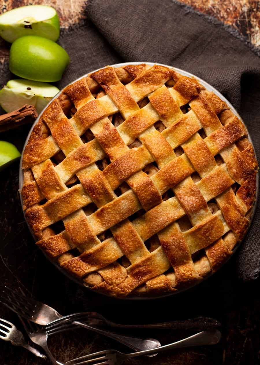 apple-pie_6 Overhead photo of apple pie whole