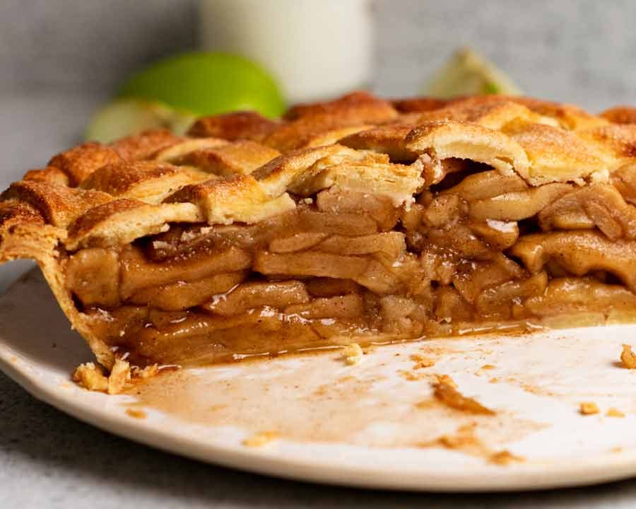 apple-pie_9 Close up cross section of apple pie
