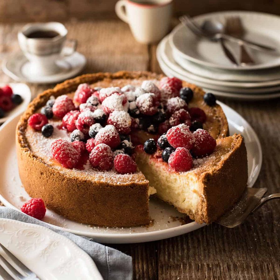baked-cheesecake_8-sq Baked Cheesecake decorated with berries