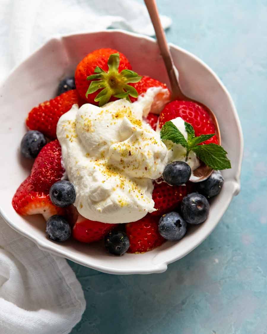 chantilly-cream_4 Chantilly cream - French whipped cream over fruit