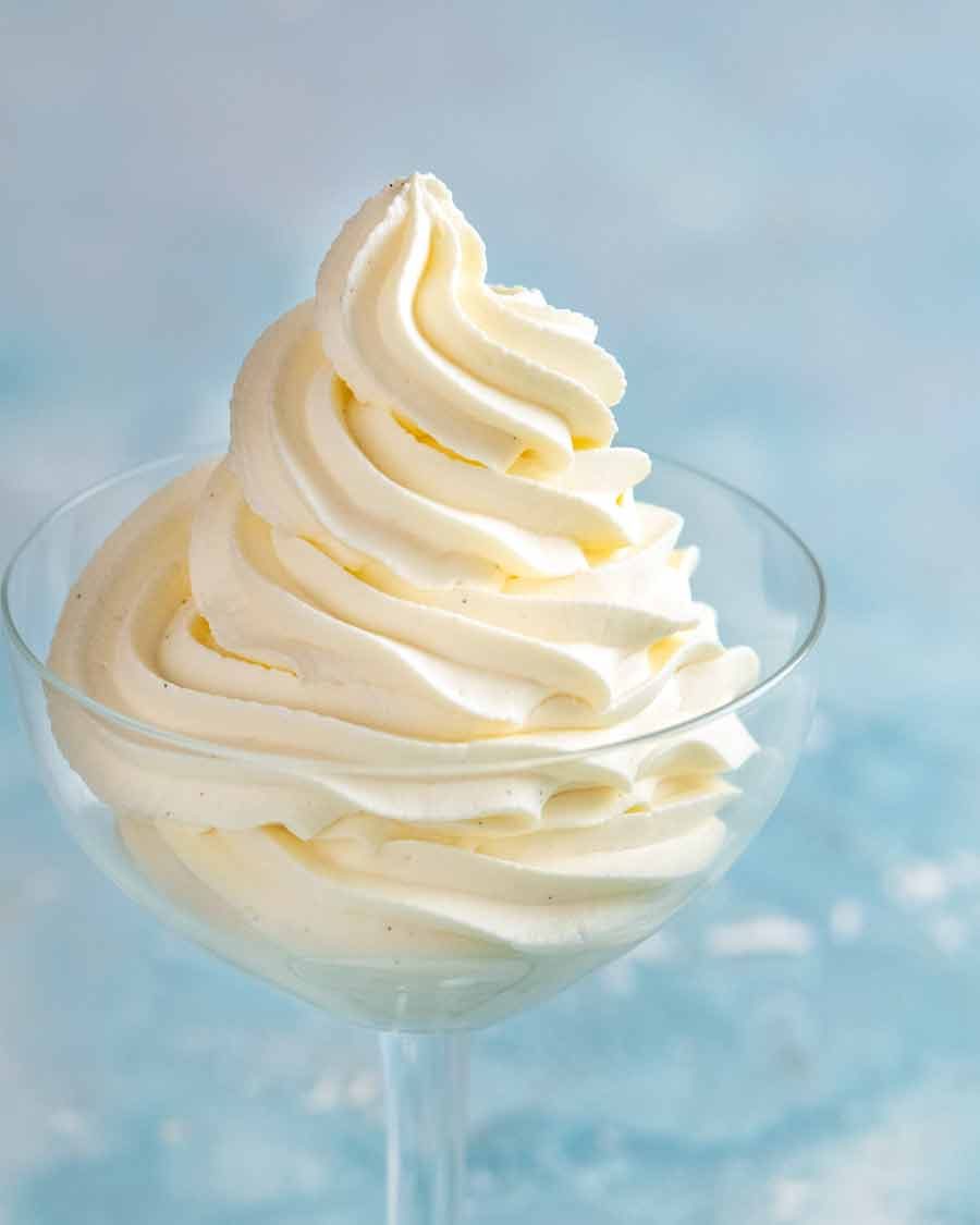 chantilly-cream_5 Swirl of Chantilly cream - French whipped cream