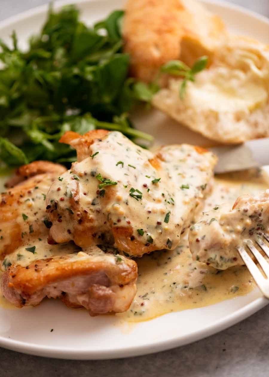 chicken-in-creamy-mustard-sauce_0 Plate with Chicken with Creamy Mustard Sauce