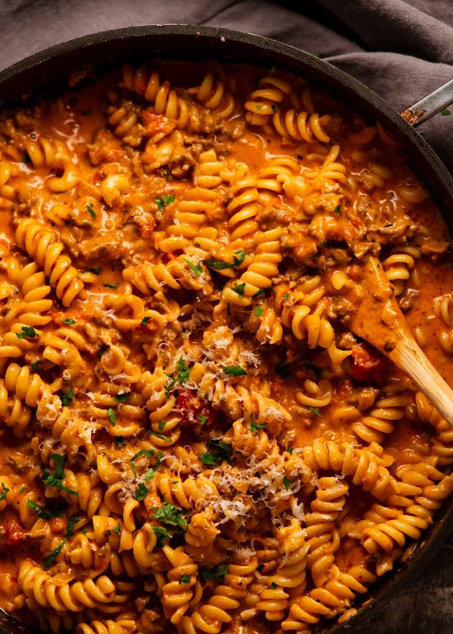 creamy-tomato-pasta-with-beef_5