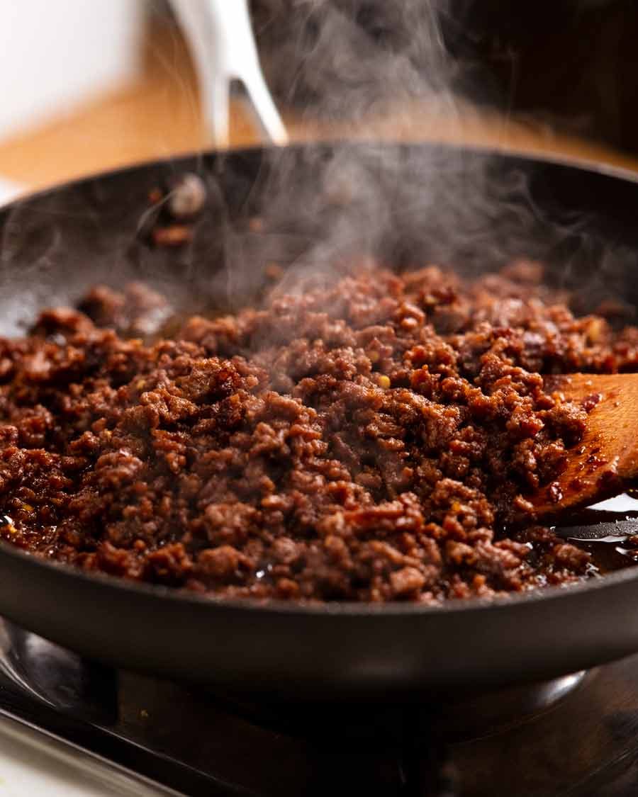 firecracker-beef-mince_9 Firecracker beef steaming in a skillet