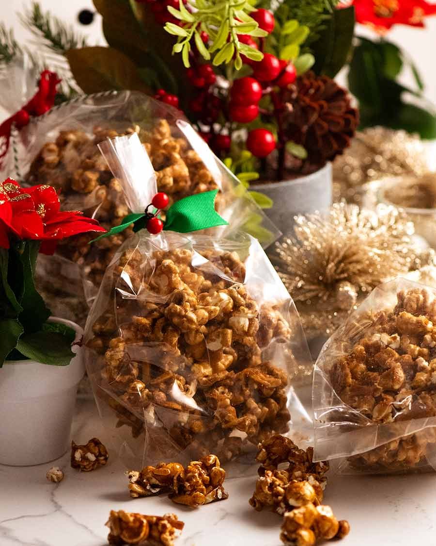 holiday-caramel-popcorn_1 Bags of Christmas Popcorn Candy for gifting
