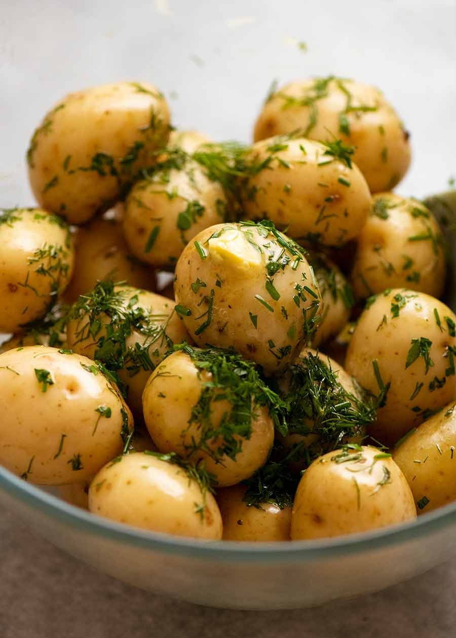 baby-potatoes-with-butter-herbs_1 Baby Potatoes with Butter & Herbs in a bowl ready to be served