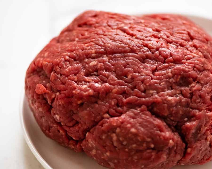 cheeseburger-ingredients_7 Beef mince / ground beef for burger patties