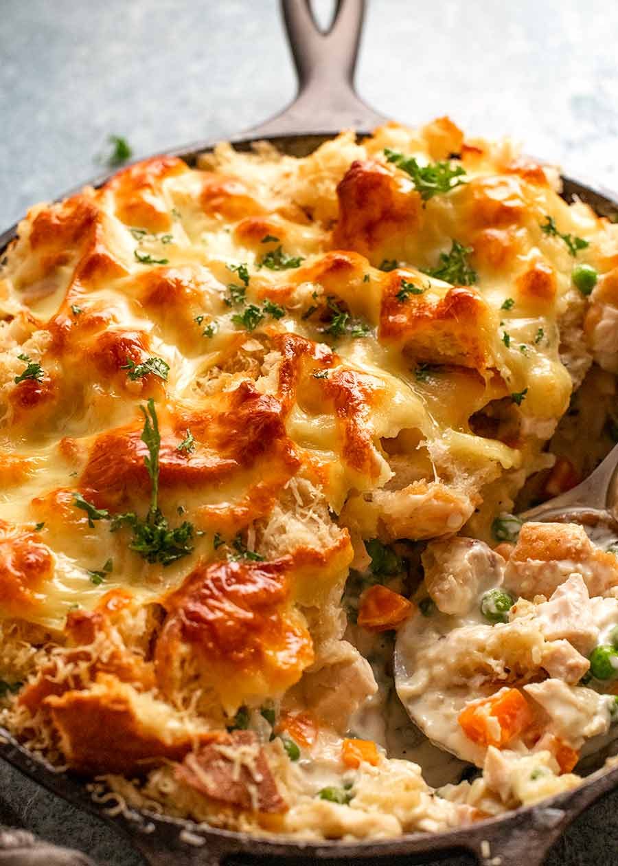 leftover-turkey-pot-pie_2 Leftover Turkey Pot Pie in a skillet, fresh out of the oven