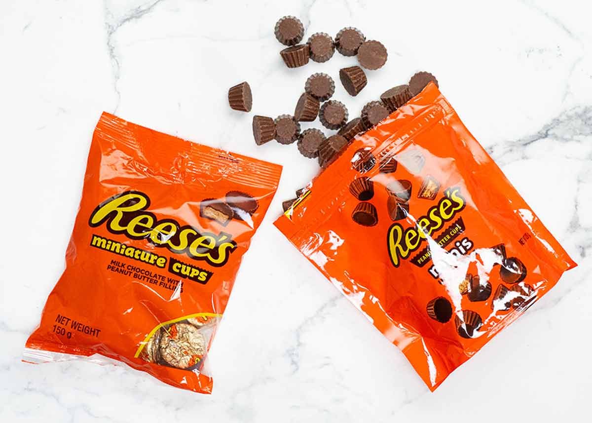 peanut-butter-chocolate-slab-ingredients-3 Reece's peanut butter cups for Chocolate peanut butter cake