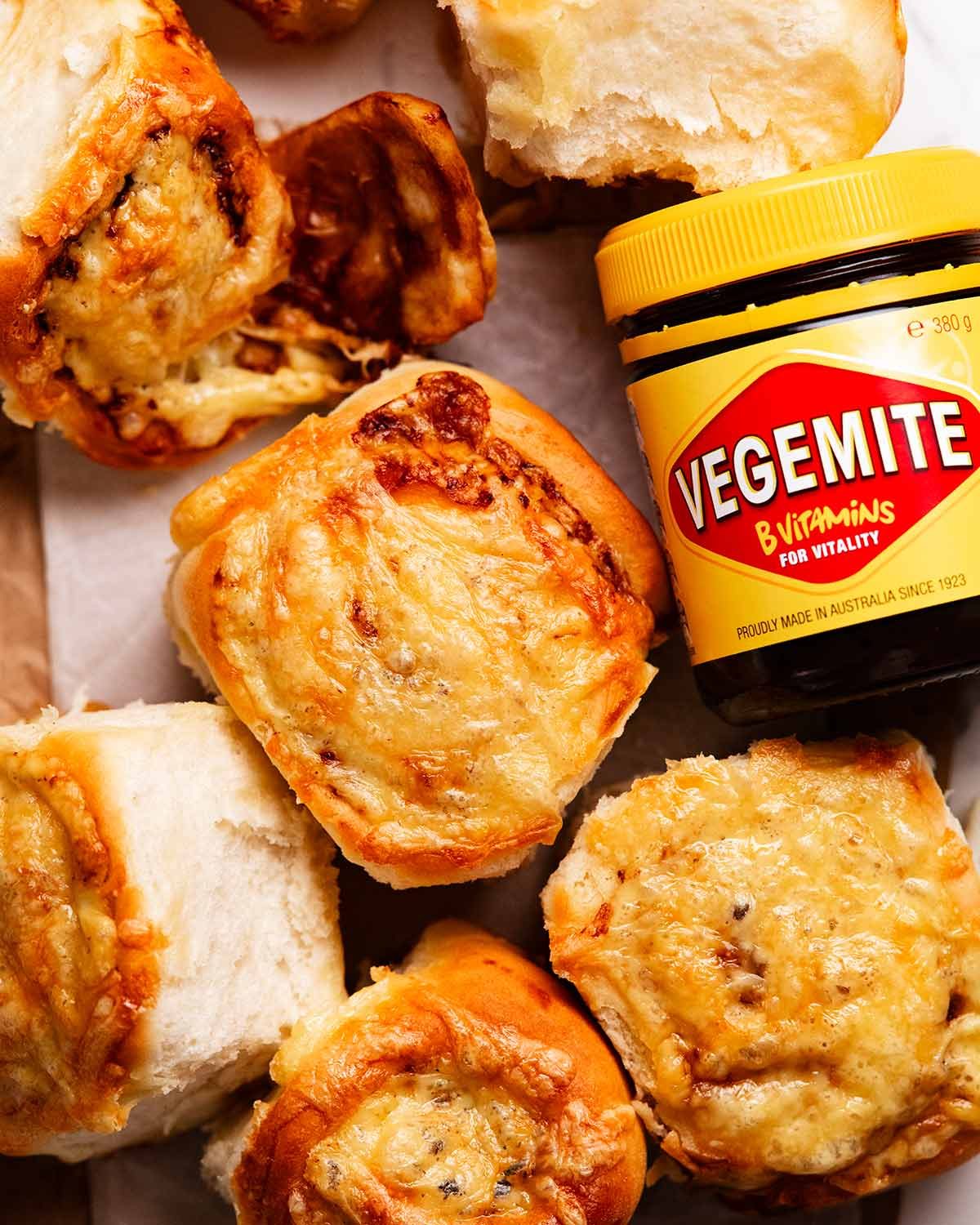cheesymite-scrolls_2 Cheese and Vegemite scrolls (Cheesymite scrolls)