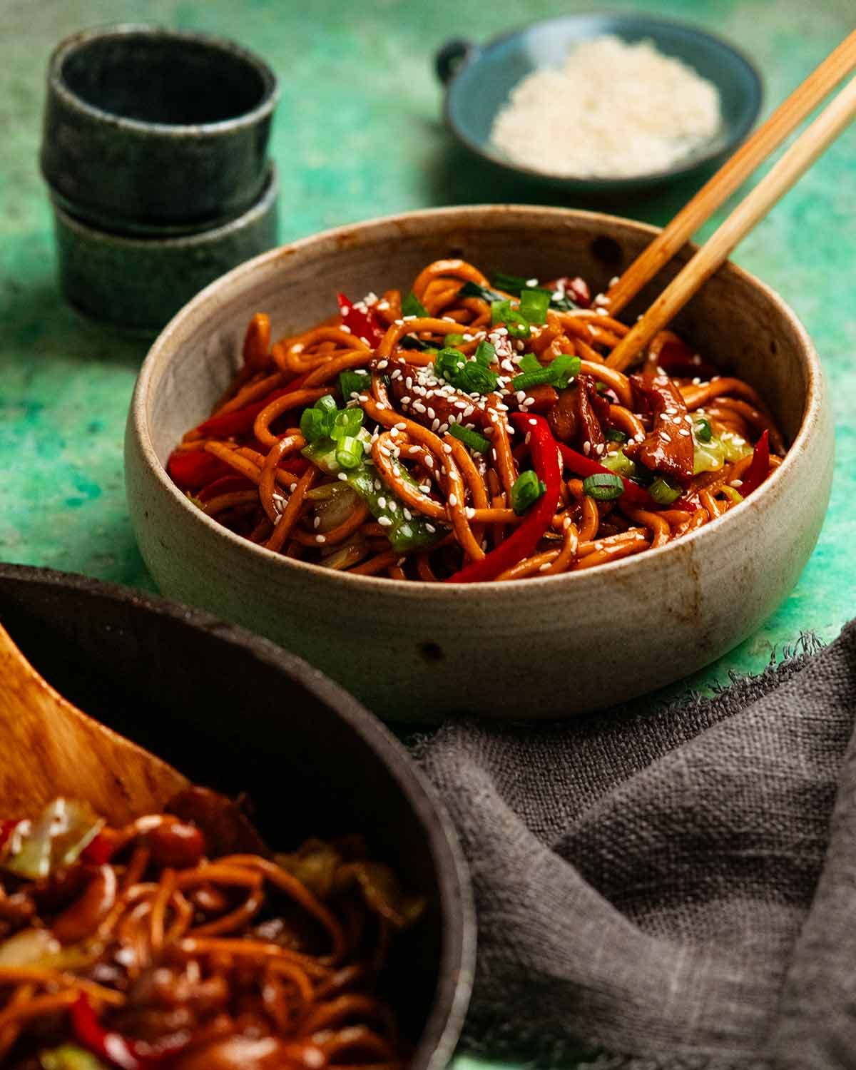 hokkien-noodles-with-chicken_0 Bowl of Hokkien noodles