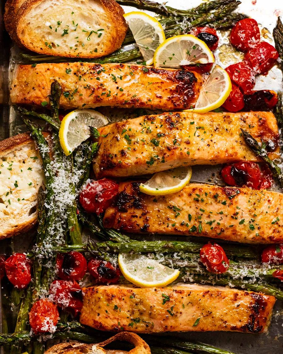lemon-garlic-salmon-tray-bake_9 Lemon garlic salmon tray bake