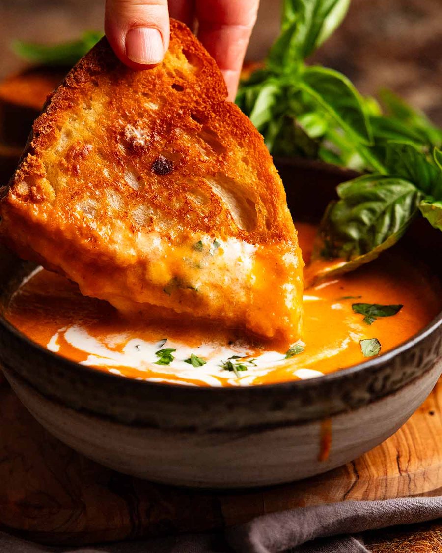 roasted-tomato-soup_3 Dunnking grilled cheese into roasted tomato soup