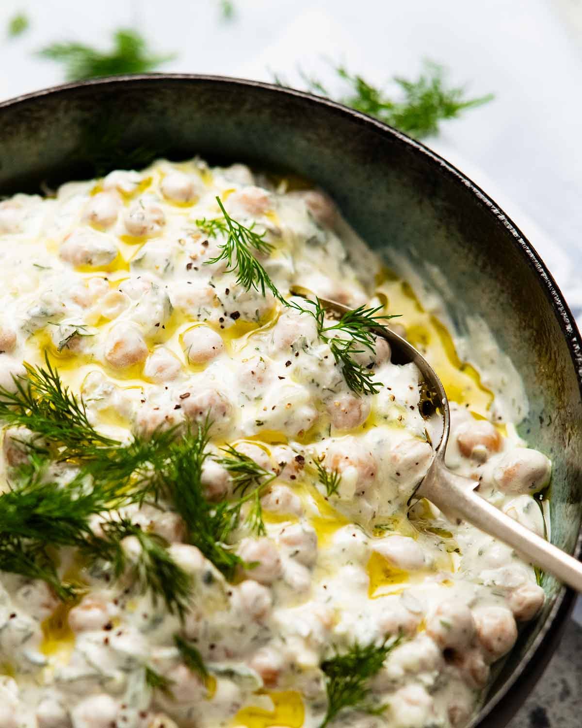 tzatziki-chickpea-salad_0 Tzatziki chickpea salad