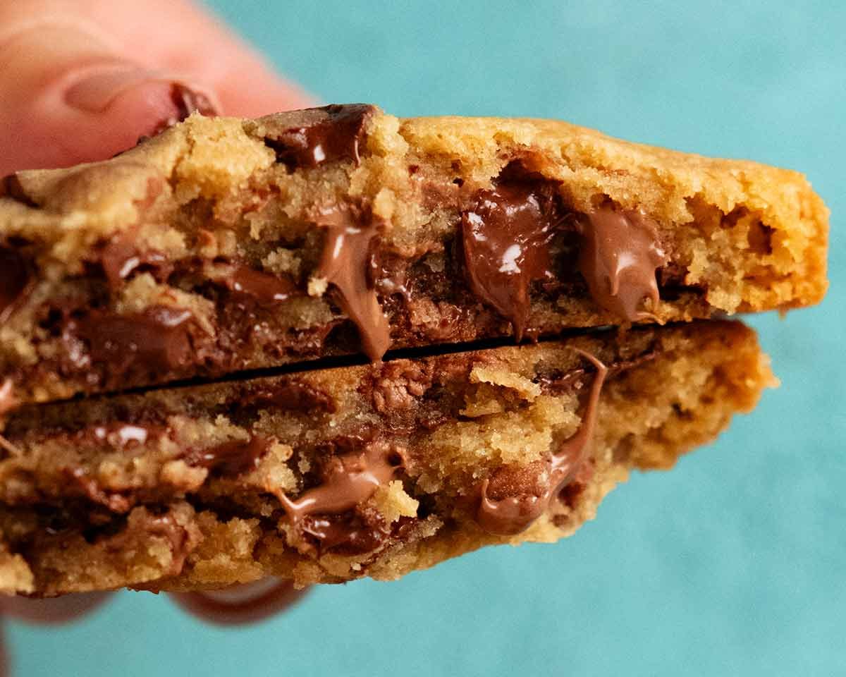 chocolate-chip-cookie-broken-in-half The Chocolate Chip Cookies of my dreams