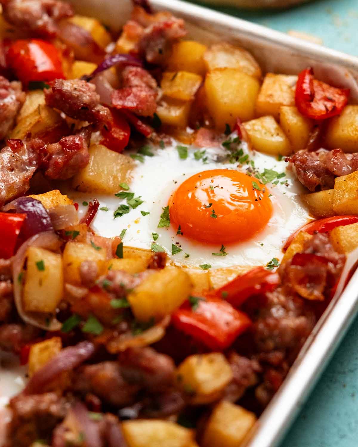 baked-breakfast-hash-sausage-potatoes_5 Baked breakfast hash with sausage and potatoes