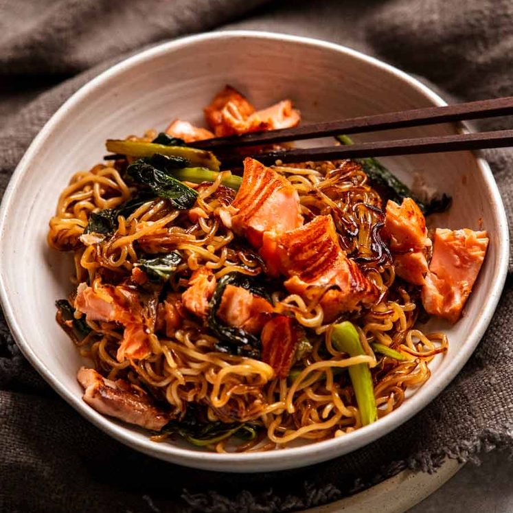 teriyaki-salmon-noodles_1-1 Bowl of Teriyaki Salmon Noodles