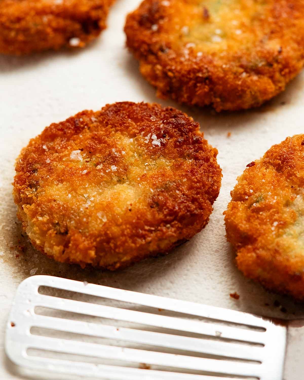 Crispy prawn burgers (Shrimp burgers)